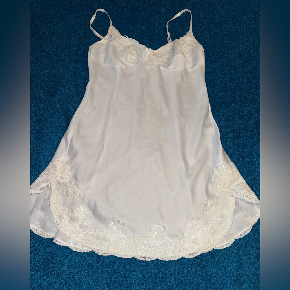 Flora Nikrooz Ivory Lace Trim Chemise